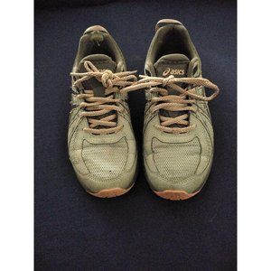 Asics Shoes in size 9 color Grey & Pink